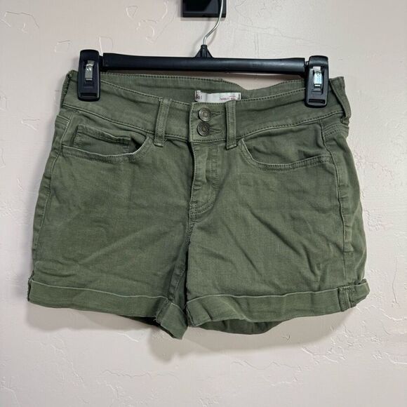 SO Low Rise Favorite Midi Olive Green Shorts - Picture 1 of 5